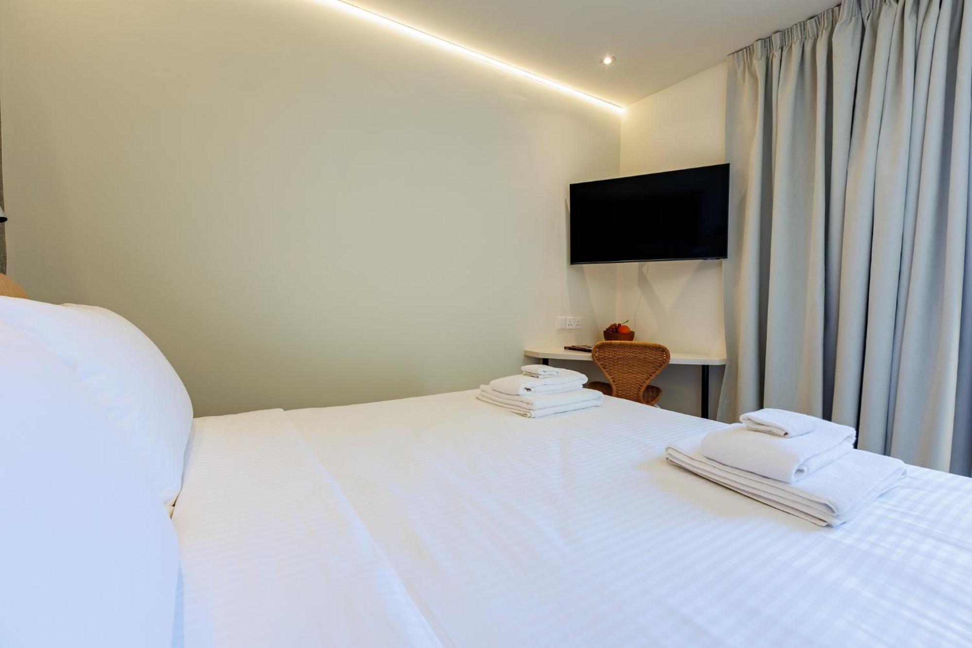 The Palm Suites - Adults Only Limassol Room photo